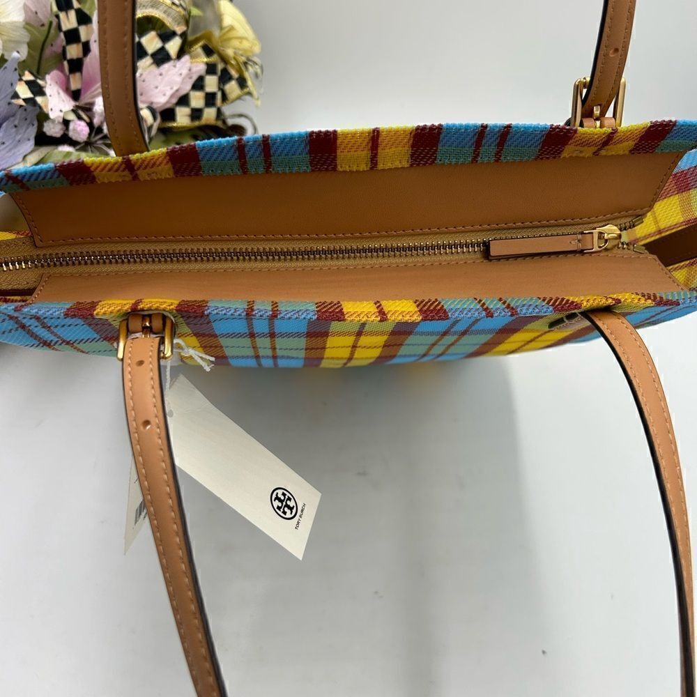 Women’s Tory Burch Ella large mesh market tote zipper closure - Picture 6 of 10